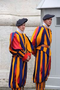 Swiss_guards_in_the_Vatican_City,_2010